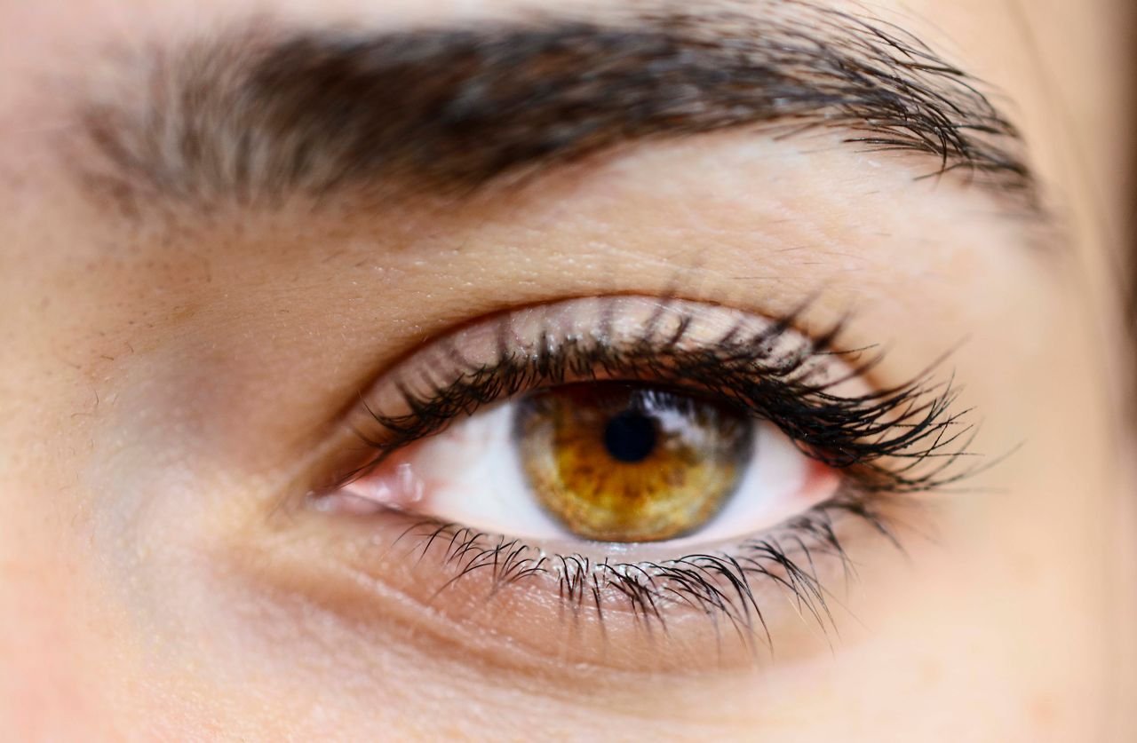 Yeux couleur noisette