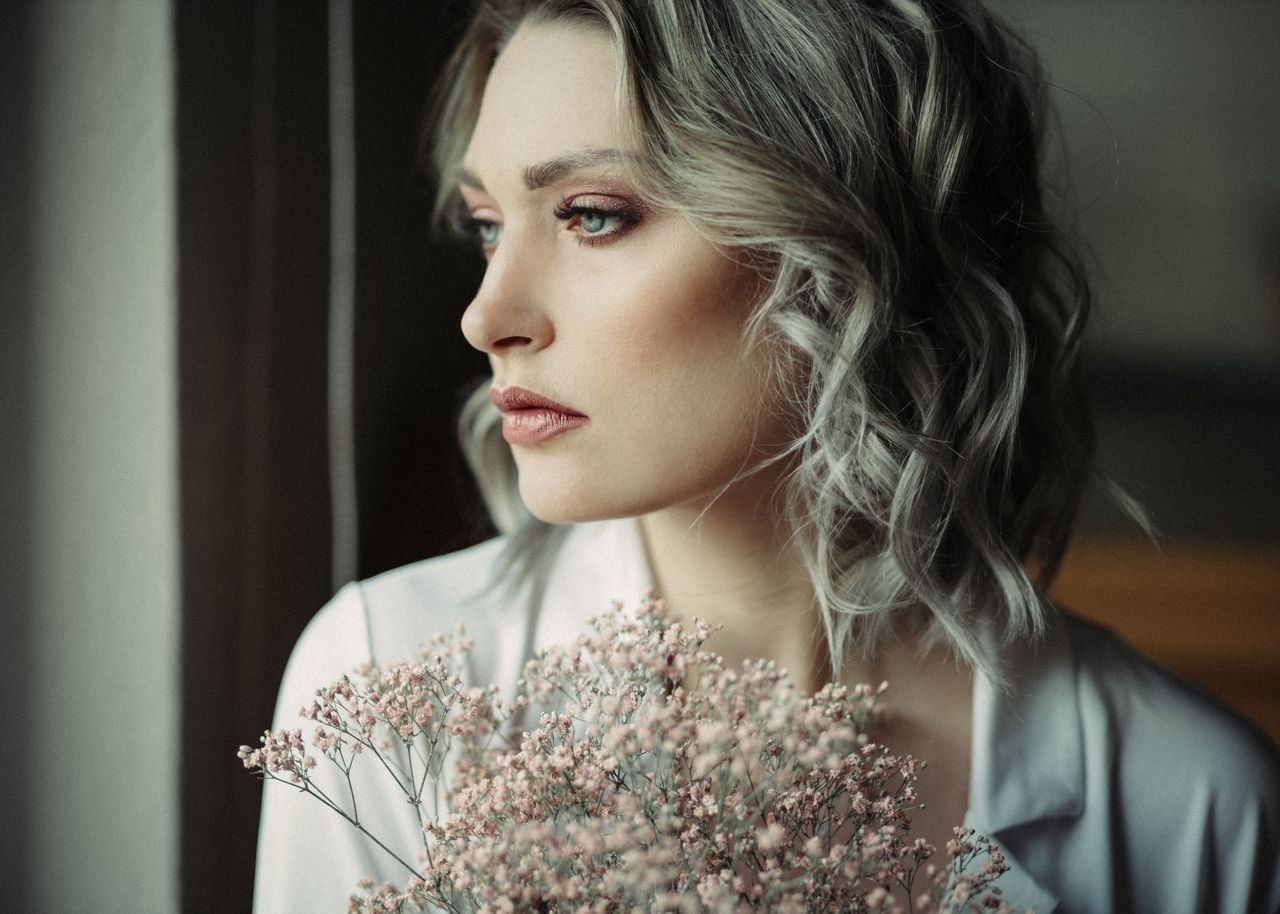 Balayage gris sur châtain