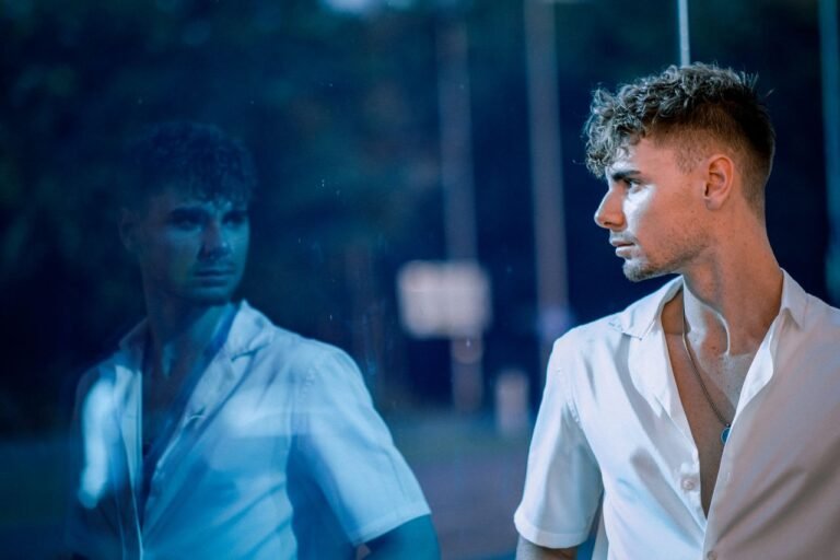 Dégradé cheveux bouclés homme