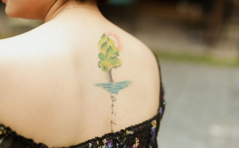 Tatouage arbre de vie femme